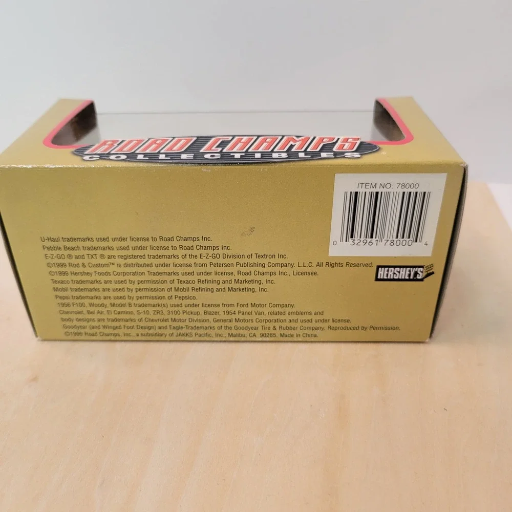Road Champs Classic Scenes Limited Edition 1:43 Diecast Ford‎ F-100 Pickup Truck